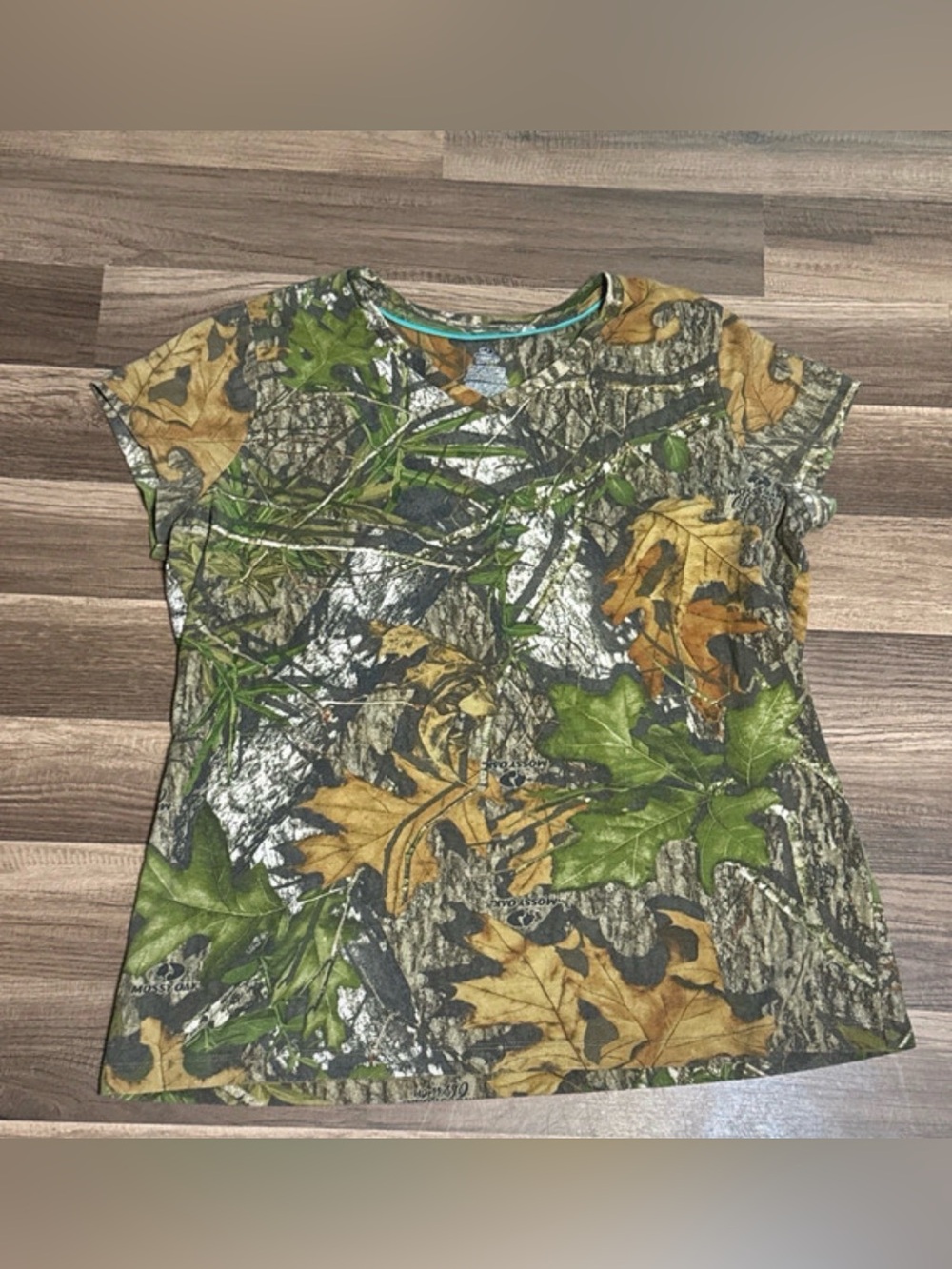 Mossy oak women’s camo hunting shirt size 2XL